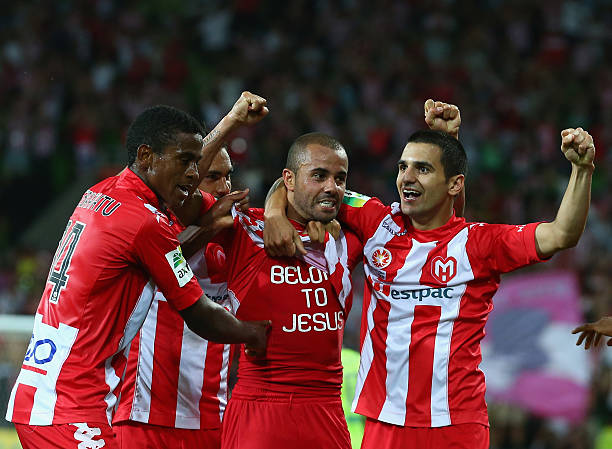 通过鼓励和 通过鼓励和